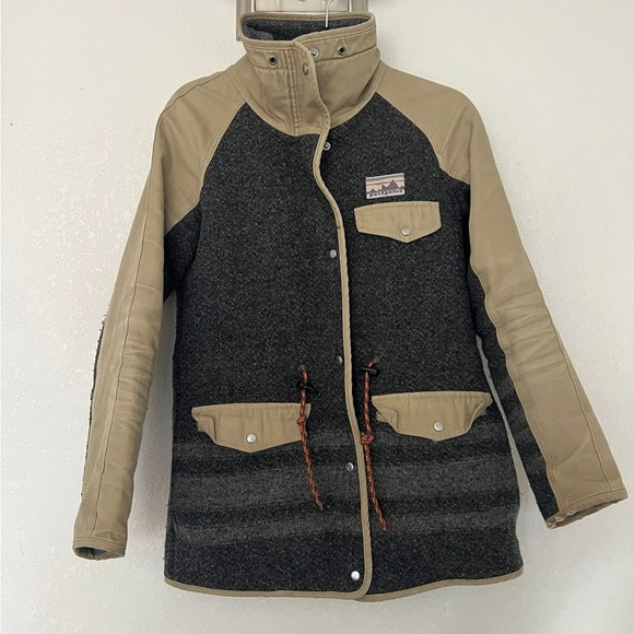 Patagonia Women's Wool and Canvas Jacket - Picture 2 of 5